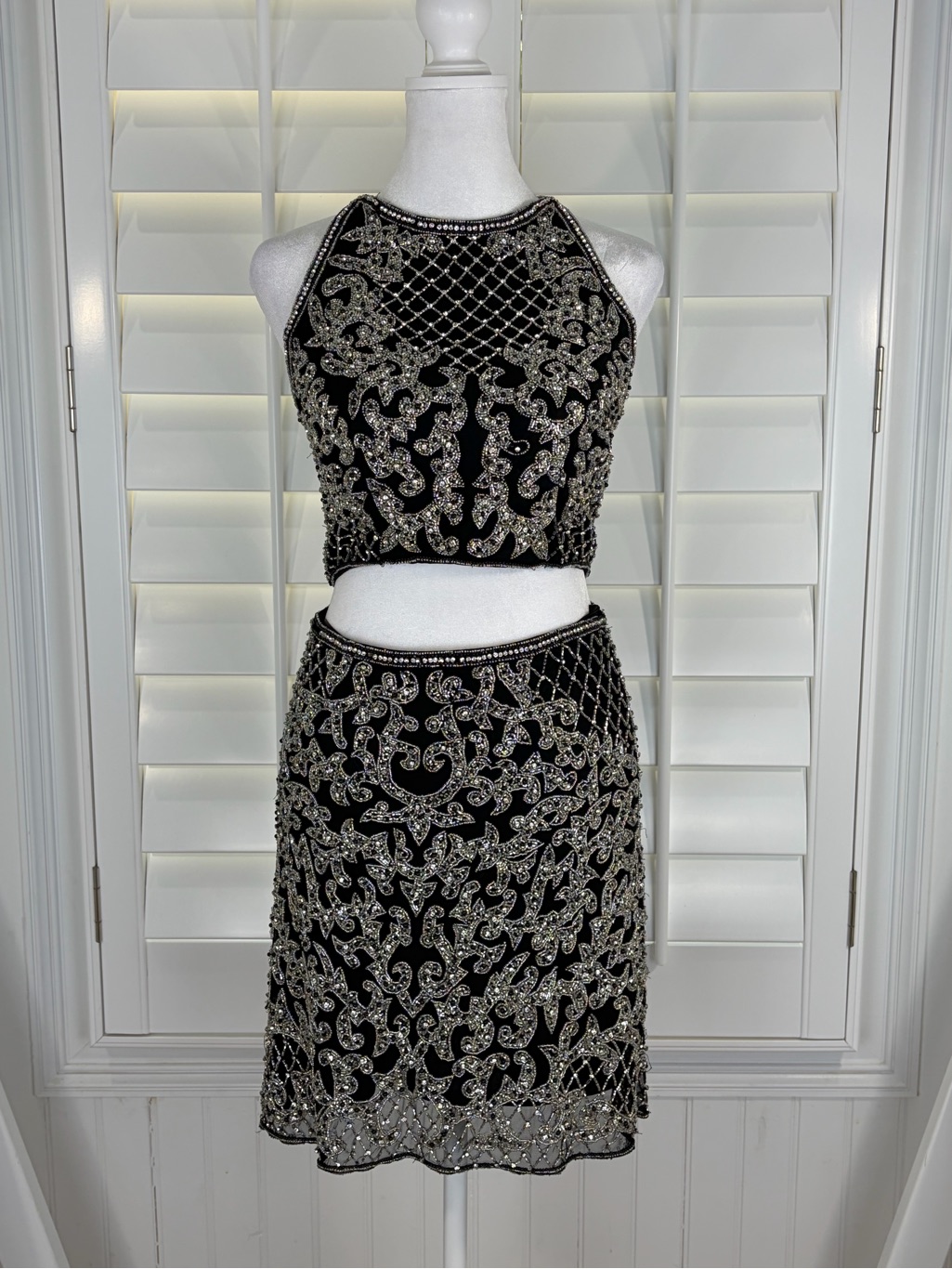 Sherri Hill Black Two-Piece Beaded Embellishment Crop Top & Skirt Set (6)